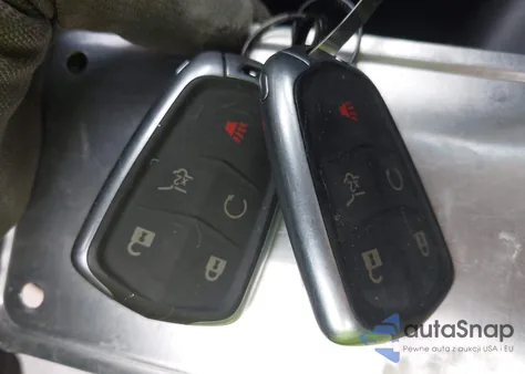 2017 Cadillac Xt5 Premium Luxury z USA, uszkodzony, nr VIN 1GYKNCRS6HZ227341